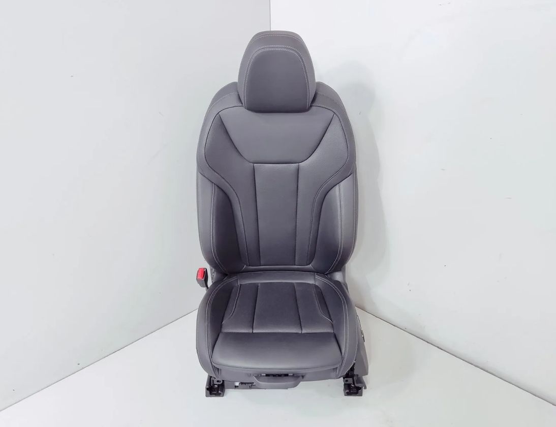 BMW 4 Series G22, G23, G26 (2020-2023) Interiérové sedadlá s kitom dverí 6996833,5A19765,5A342C8,5A339F3,5A339D5,5A339D6,5A0DFC9,5A0DE47,5A0DE48,7949728,5A1D801,5A1D802,5A1D7F1 28713798
