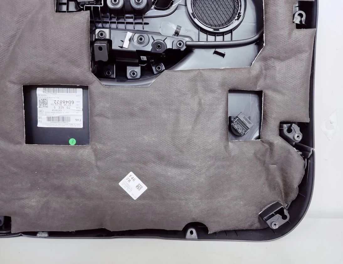 BMW 2 Series Grand Tourer F46 (2018-2023) Pravý predný dverový panel 7317506 28830605