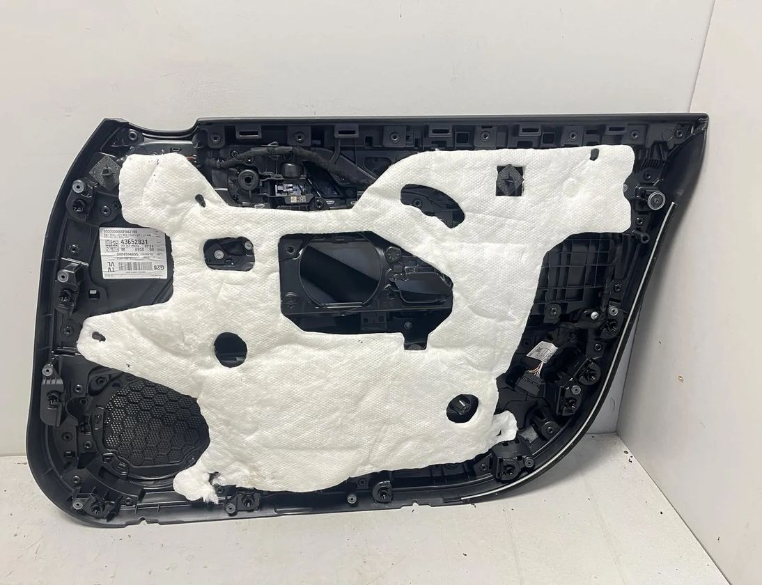 BMW i4 1 generation (2021-2024) Interiérové sedadlá s kitom dverí 7472479,2460073,5A54948,7472537,7472485,2460081,7472486,2460080,7945031,2460057,7470242,7469690,5A0D111,5A0D112,5A0D0F2,5A0C428,5A0C425,5A0C426,6996834 29511258