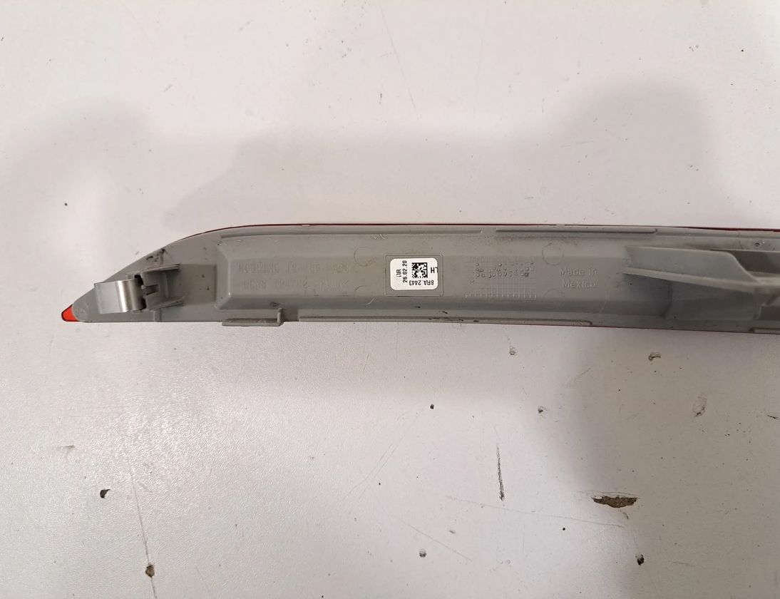 BMW X4 M F98 (2019-2023) Ľavý zadný odrazový prvok nárazníka 8497423 30399292