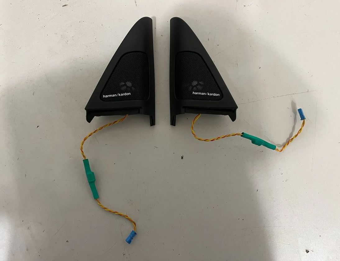 BMW M3 E90/E92/E93 (2007-2013) Kompletný zvukový audio systém 9143136,9143135,6925336,6954877,9224378,6945412,9143121,6930903,9217910,7123753,9218086,9218085 30456146