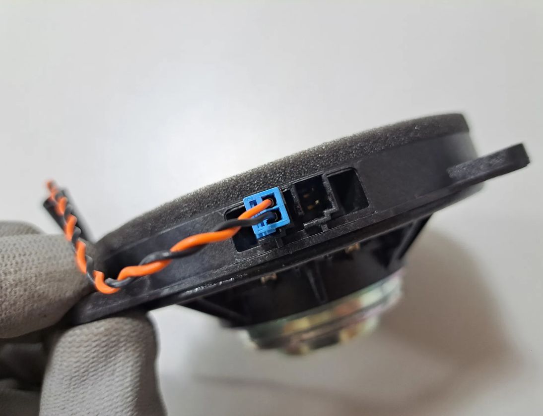 BMW X7 G07 (2018-2024) Колонка  дверей передняя правая 2622518,6809632 31199085