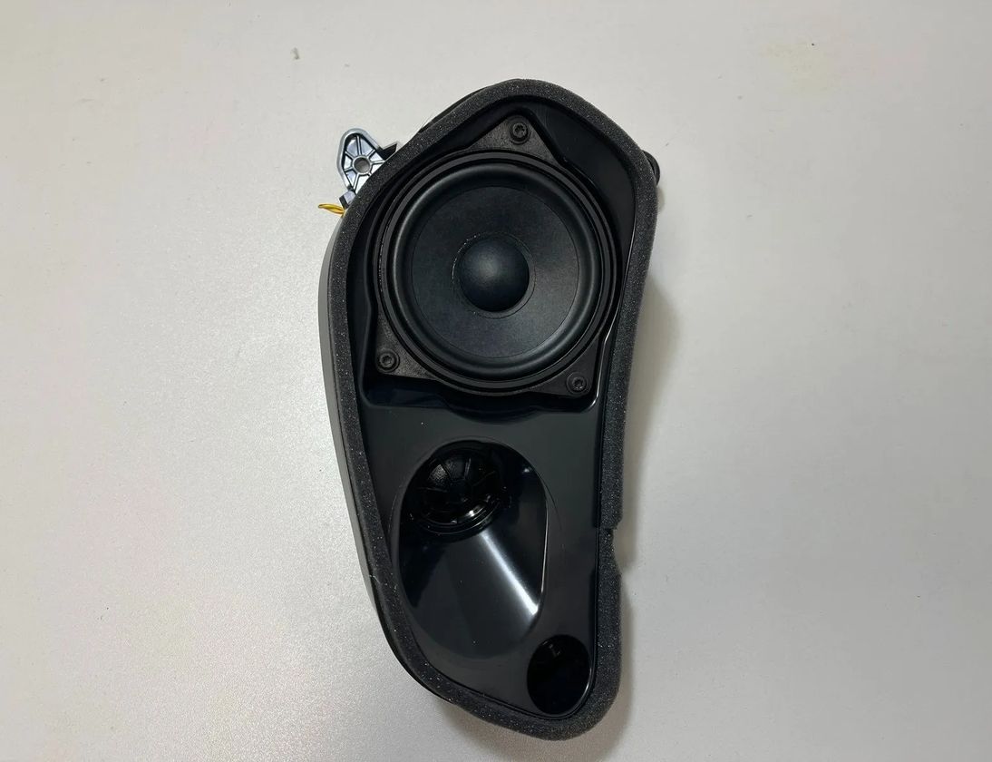 BMW X7 G07 (2018-2024) ГРОМКОГОВОРИТЕЛЬ (ГРОМКОГОВОРИТЕЛИ) В ЗАДНЕМ ПОДОКОННИКЕ 2622522,2622517,6809632 31467108