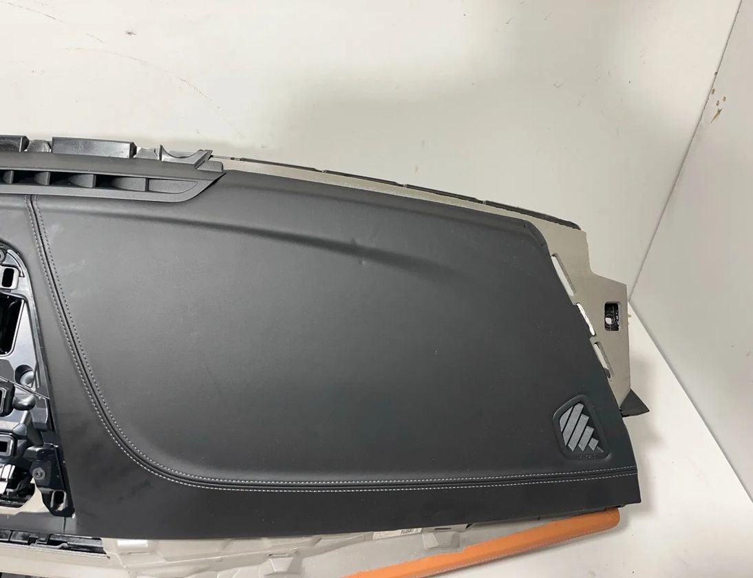 BMW M5 F90 (2017-2024) Dashboard 8074917 32079645