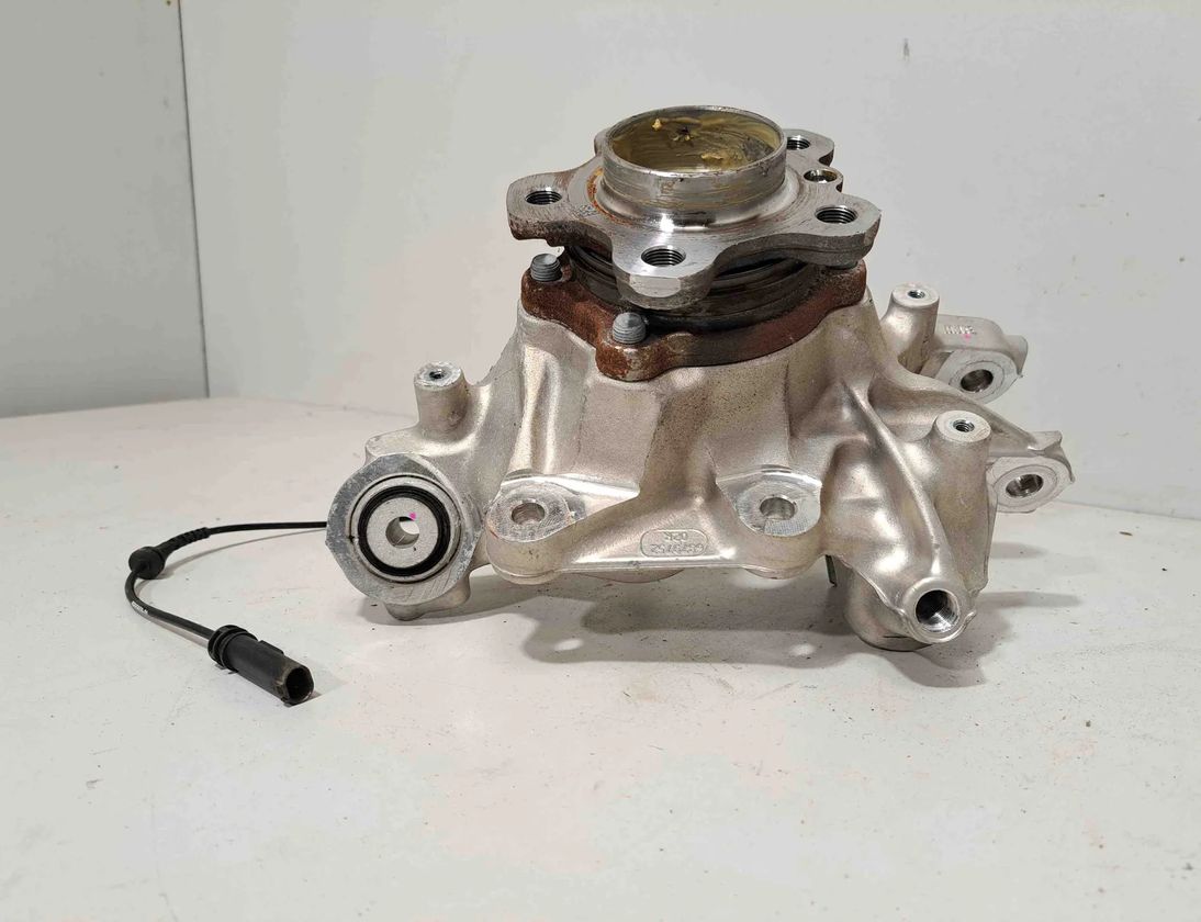 BMW X4 G02 (2018-2024) Pravý zadný náboj kolesa 6879752,6879750,6895659,6871065 32404845