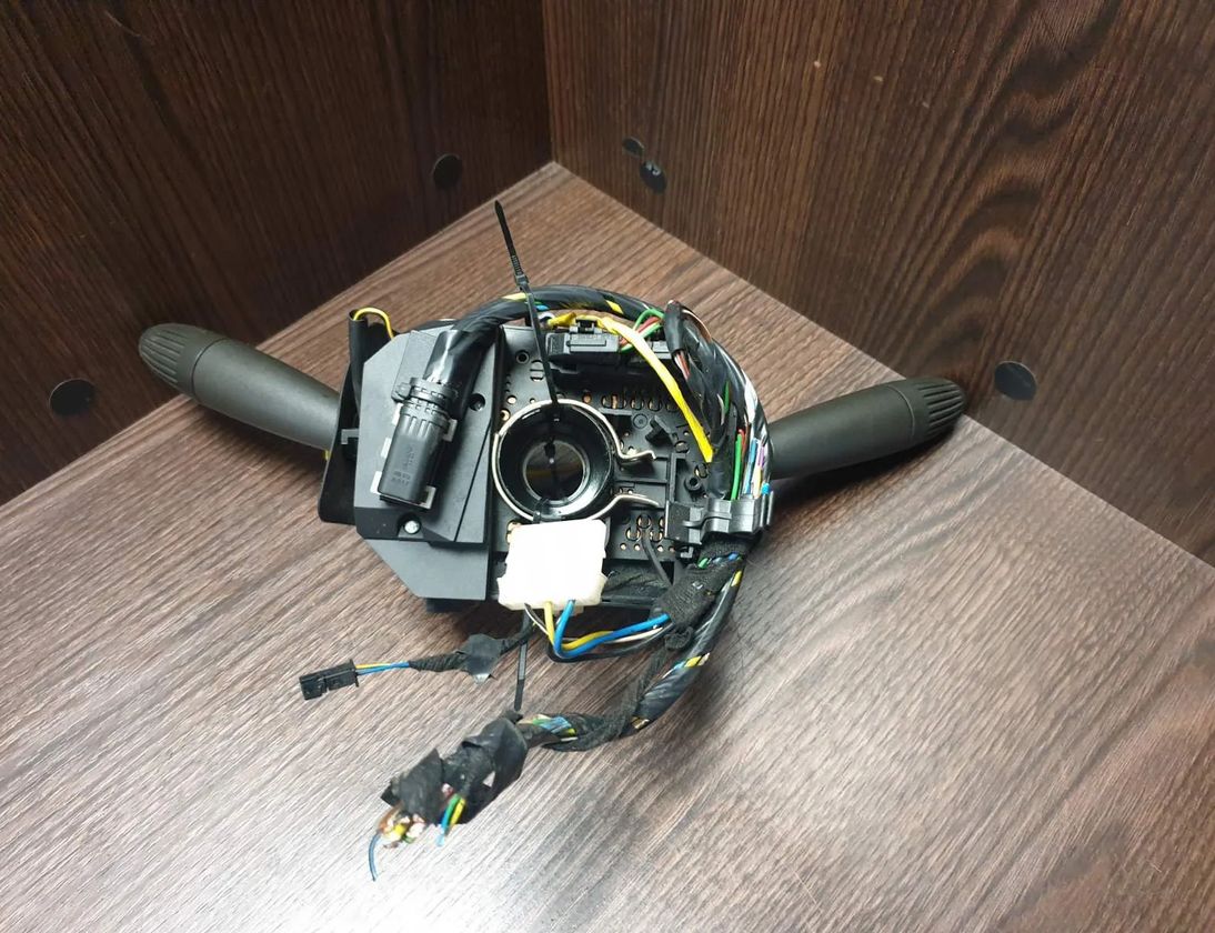 FIAT Doblo 2 generation (2009-2024) Stieračový prepínač 59001044 13817448