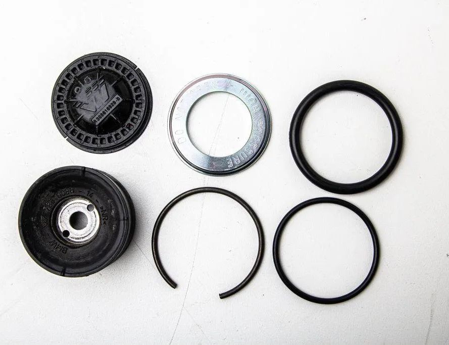 BMW 7 Series G11/G12 (2015-2023) Vzduchový pružina 37106877559,37106899043,37107915945,37106899043,37106877559,37106874597,37106877557,37107915946,37106877560,37106899044,37106877558,37106874598,77687755903,F308617003,77687755901,78687756003,F308617004,78687756001,37107915945 30473721