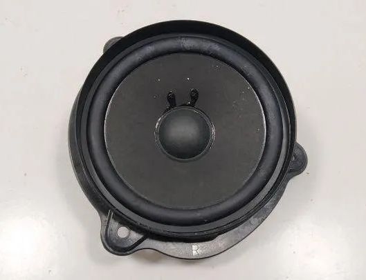 MERCEDES-BENZ CLS-Class C219 (2004-2010) Pravý zadný dverový reproduktor 24709479
