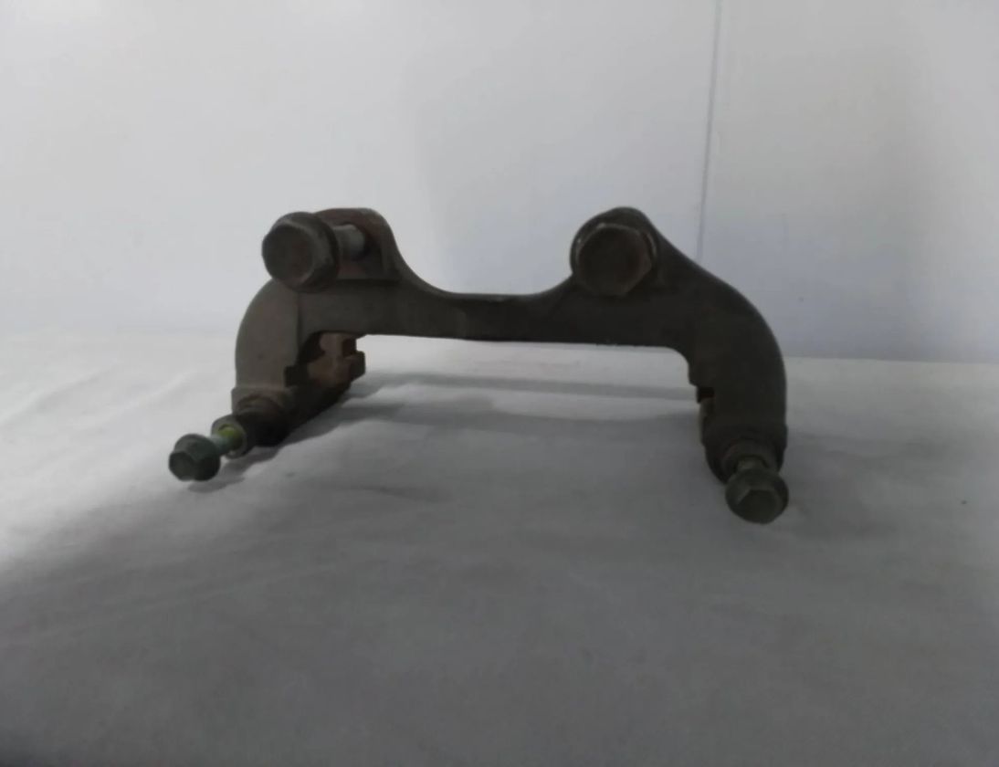 DODGE Challenger 3 generation (2008-2024) Ľavý predný brzdový strmeň 28174335