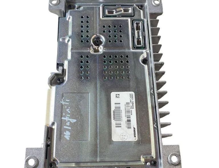 INFINITI Q30 1 generation (2016-2020) Sound Amplifier 280615DA2A 31373337