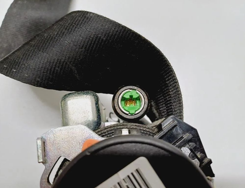 FORD C-Max 2 generation (2010-2019) Ľavý predný bezpečnostný pás AM51R61295AEW 29378037