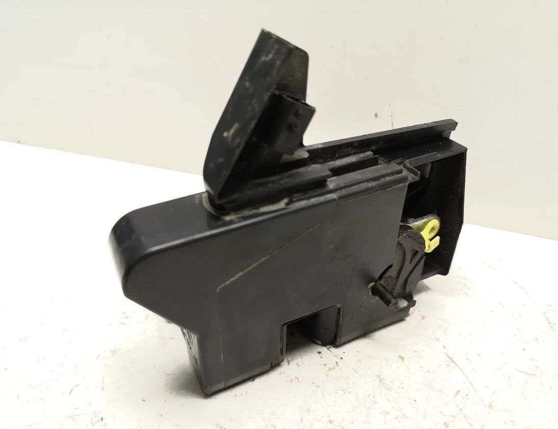 DACIA Sandero 2 generation (2013-2020) Zámok ľavých zadných dverí 825033585RF 11726458