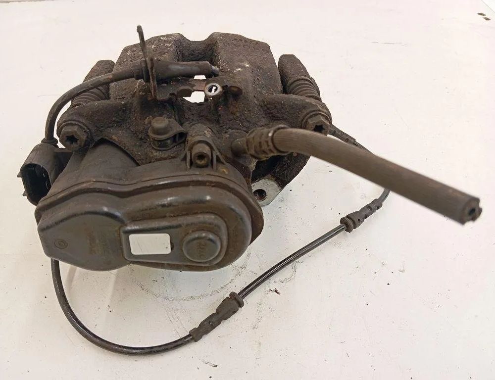 BMW 5 Series F10/F11 (2009-2017) Zadný pravý brzdový strmeň 9404B 31127455