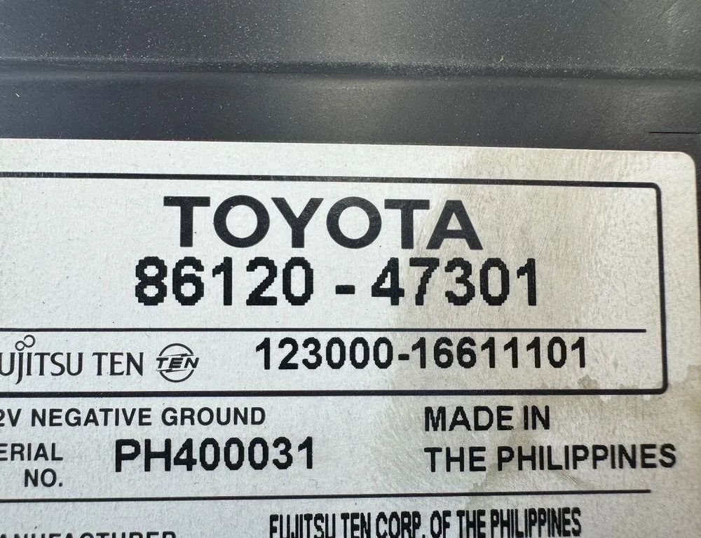 TOYOTA Prius 3 generation (XW30) (2009-2015) Prehrávač hudby s GPS 8612047301 31143320