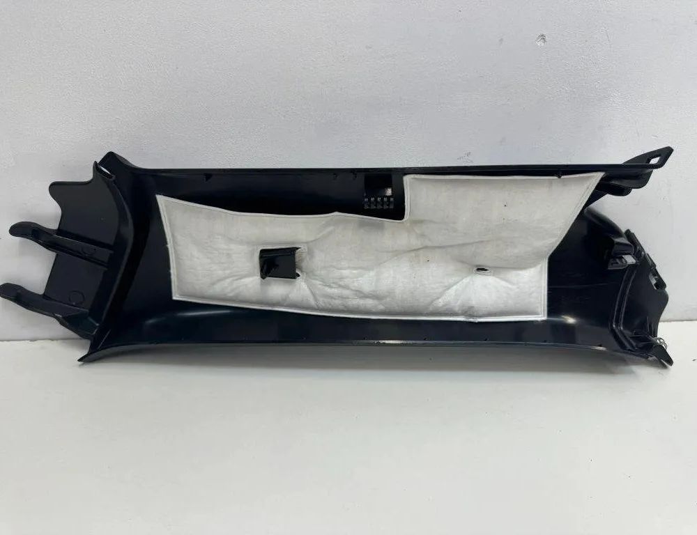 VOLVO XC60 2 generation (2017-2024) Ľavý zadný stĺpik ozdobného lemu 31425699 31153531