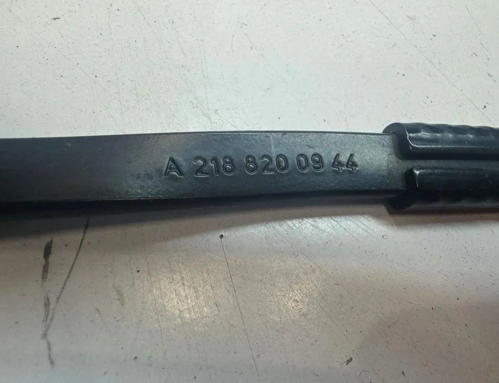 MERCEDES-BENZ CLS-Class C218/X218 (2011-2017) Стеклоочистители спереди A2188201044,A2188200944 31158272