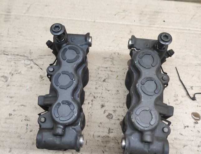 YAMAHA YZF-R D4/4H (2010-2018) Передние тормозные суппорты 4C82580T1000,4C82580U1000 19541783