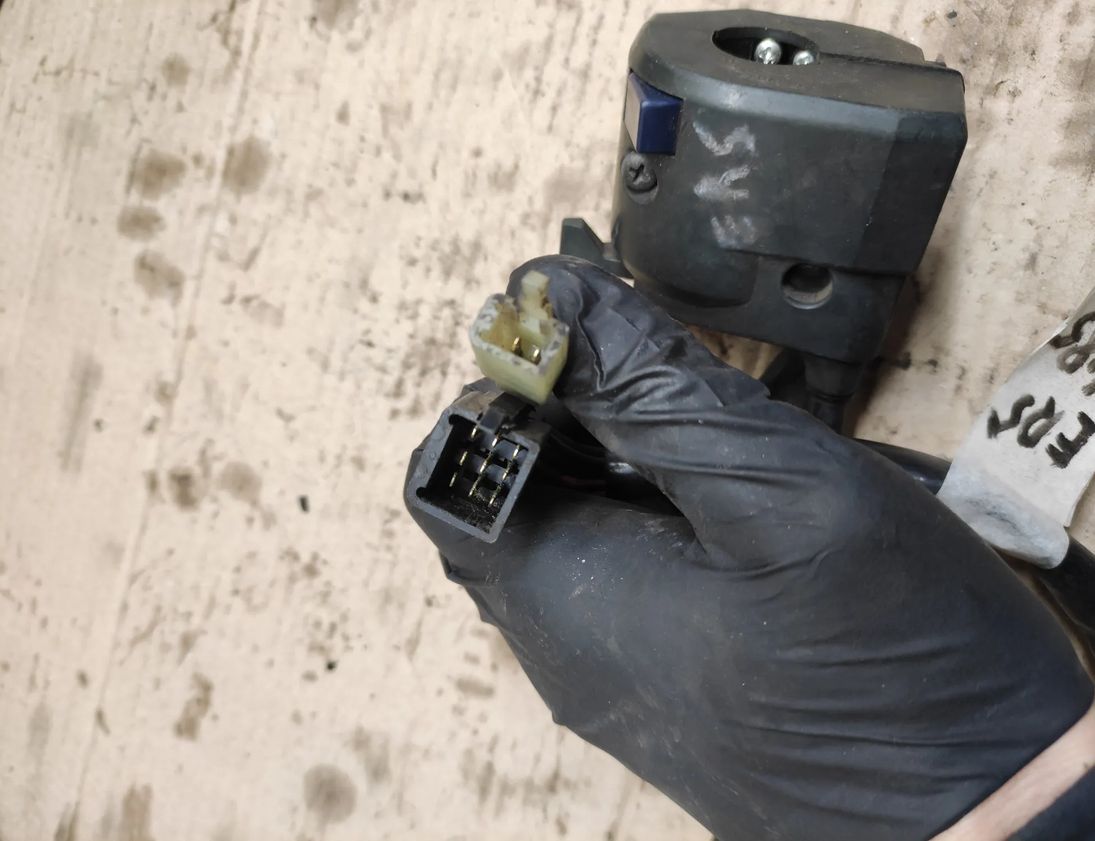 KAWASAKI ER 5 generation (2007-2020) Ľavý prepínač svetiel LH 460911658 23053081