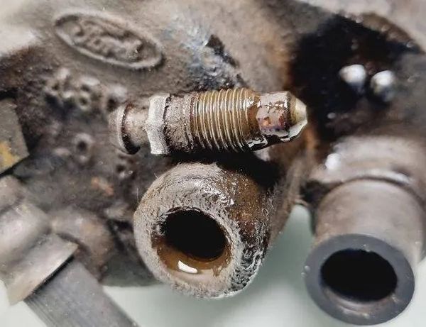 LINCOLN Town Car 3 generation (1998-2011) Rear Left Brake Caliper 31063167