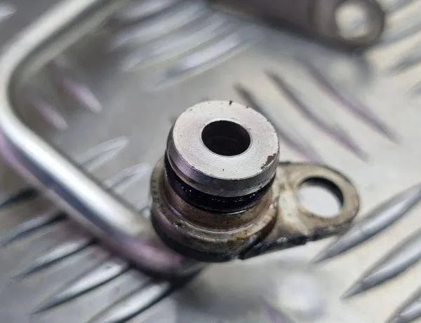 VOLKSWAGEN Passat B7 (2010-2015) Трубка смазки турбины 03C121497D 31070565