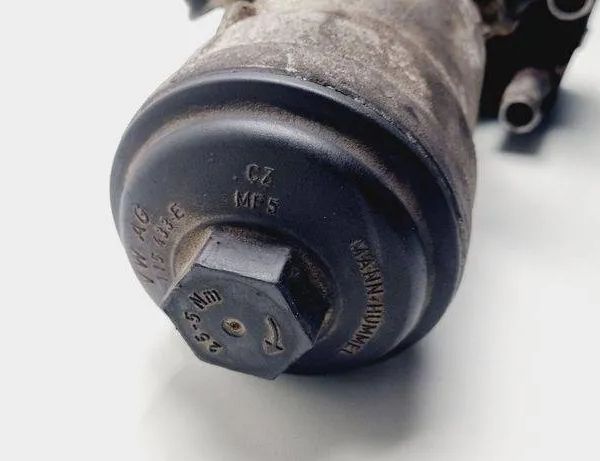 VOLKSWAGEN Passat B7 (2010-2015) Держатель масляного фильтра 045115389K 31078392