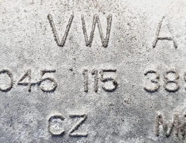 VOLKSWAGEN Passat B7 (2010-2015) Держатель масляного фильтра 045115389K 31078392