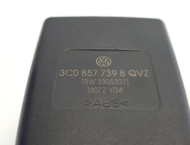 VOLKSWAGEN Passat B7 (2010-2015) Пряжка сиденья задняя правая 33053271,3C0857739B 31096263