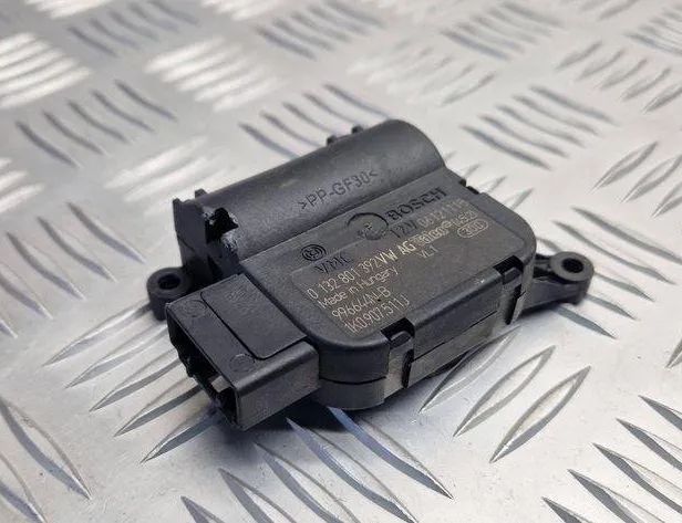 VOLKSWAGEN Golf 8 generation (2019-2023) Клапаны управления внутренним подогревом 0132801392,1K0907511J 31097885