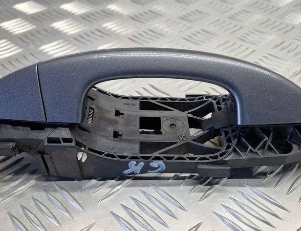 VOLKSWAGEN Golf 8 generation (2019-2023) Наружная ручка задней левой двери 5N0839885H 31097928