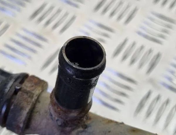 VOLKSWAGEN Passat B5 (1996-2005) Coolant Hose Pipe 028121065AC 31099906