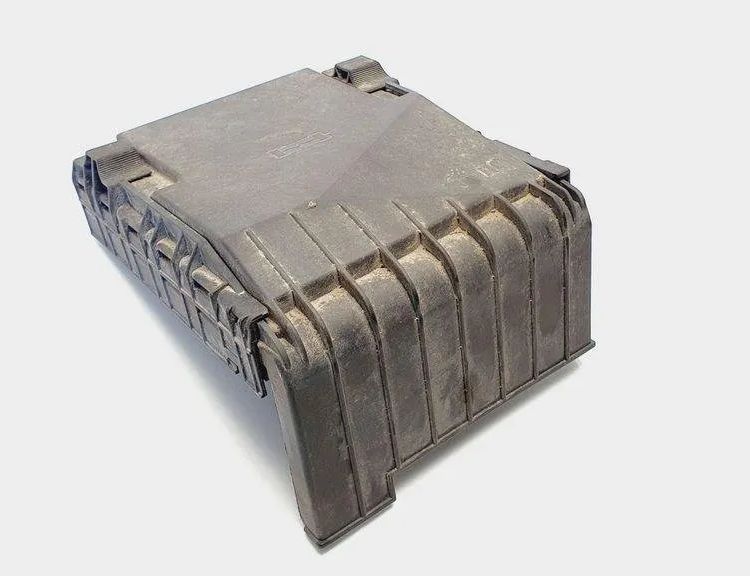 VOLKSWAGEN Caddy 3 generation (2004-2015) Крышка блока предохранителей 1K0937132F 31100959