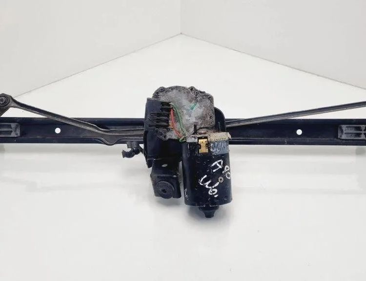 AUDI 100 4A/C4 (1990-1994) Mechanizmus stierača predného čelného skla 443955113 31115221