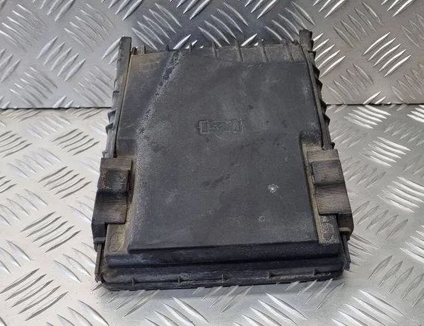 SKODA Octavia 2 generation (2004-2013) Крышка блока предохранителей 1K0937132F 31116511