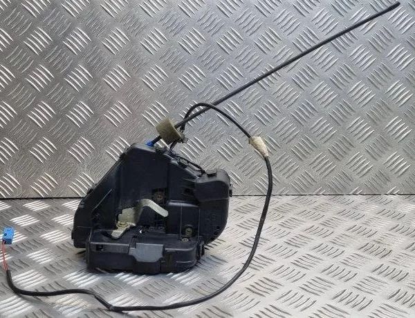 MERCEDES-BENZ CLS-Class C219 (2004-2010) Zámok pravých zadných dverí 219730023505 31117702