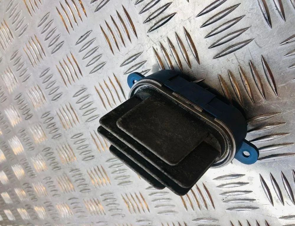 VOLKSWAGEN Touran 1 generation (2003-2015) Blower fan relay 7L0907521 31813982