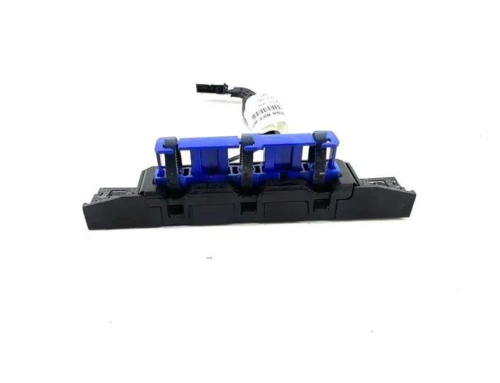 MERCEDES-BENZ C-Class W204/S204/C204 (2004-2015) Zosilňovač antény na kufri A2048270548 24659503