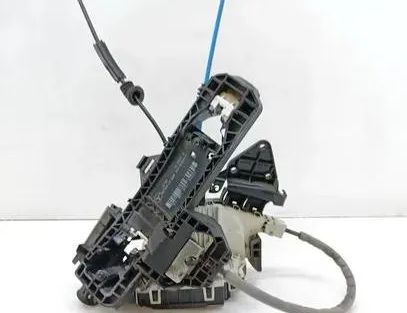 MERCEDES-BENZ C-Class W204/S204/C204 (2004-2015) Zámok pravých zadných dverí A2047300435,A2047600834 25053402