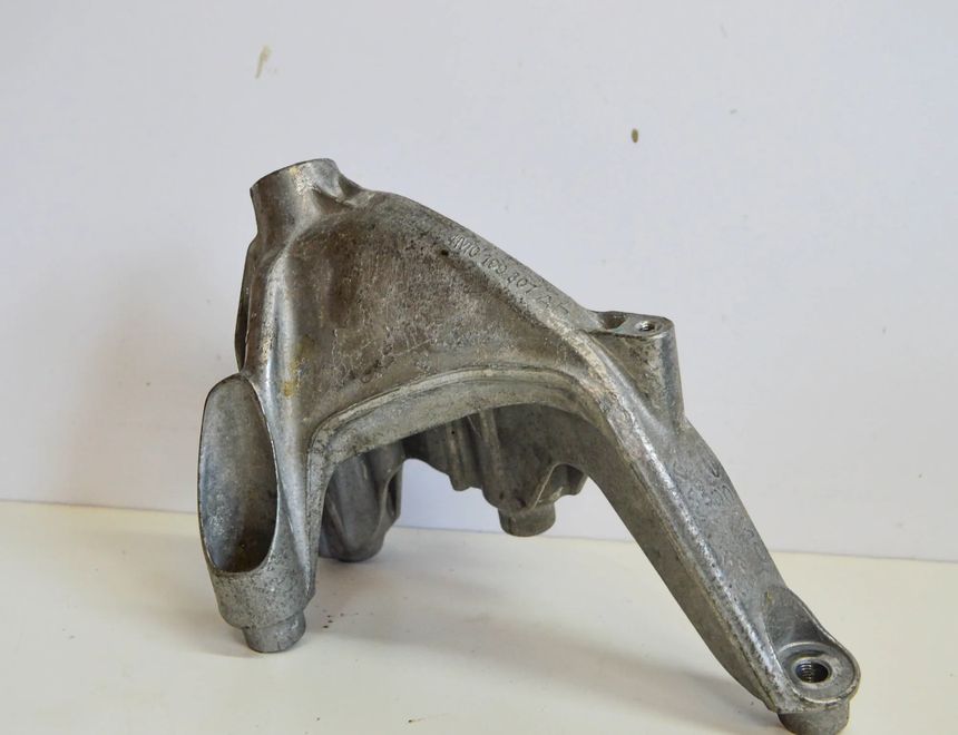 AUDI A4 B9/8W (2015-2024) Left Side Engine Bracket 4M0199307AD 12059170