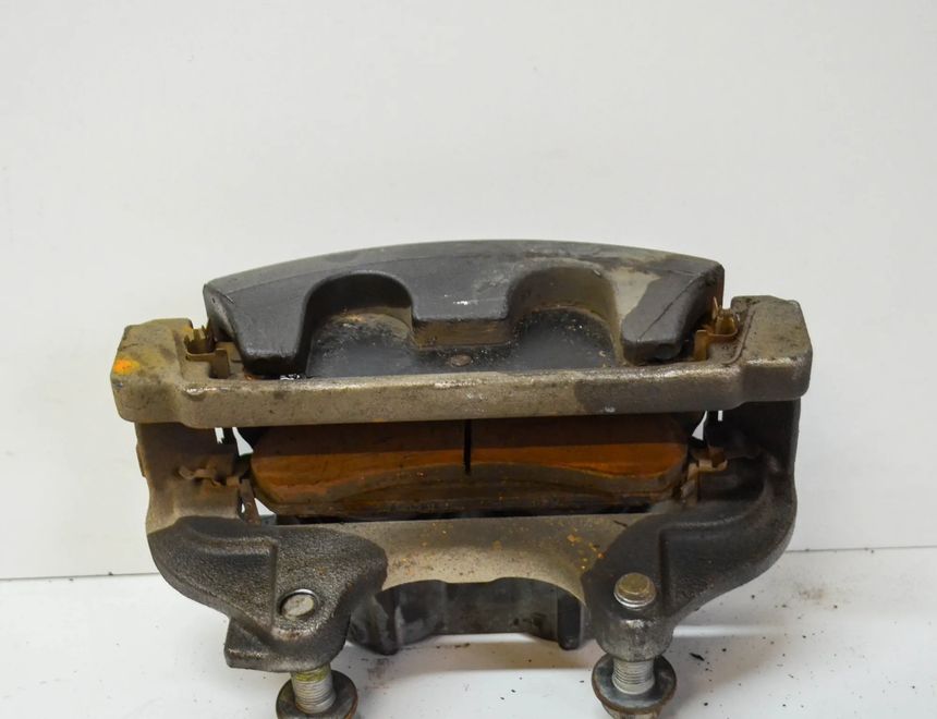 DODGE Challenger 3 generation (2008-2024) Pravý predný strmeň brzdy S153530751,P68243632AB 13770360