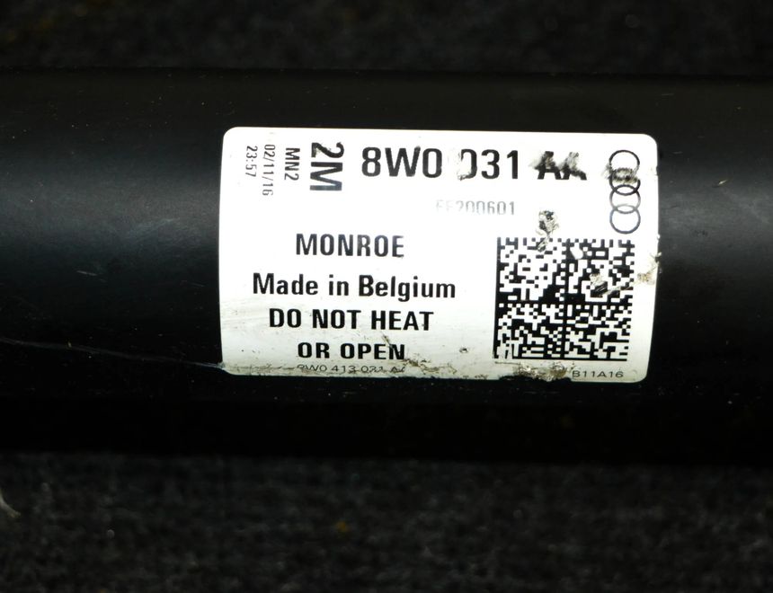 AUDI A4 B9/8W (2015-2024) Pravý predný tlmič nárazov 8W0411105CM,8W0031AA 15060342