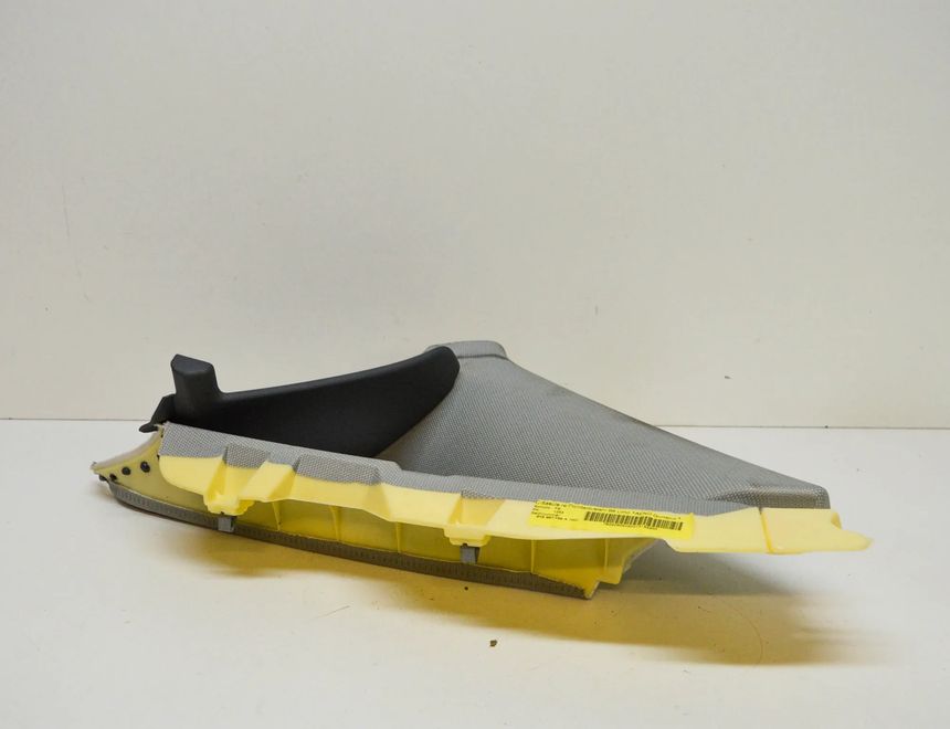 AUDI A4 B8/8K (2011-2016) Правая задняя отделка 8K5867288A 15368868