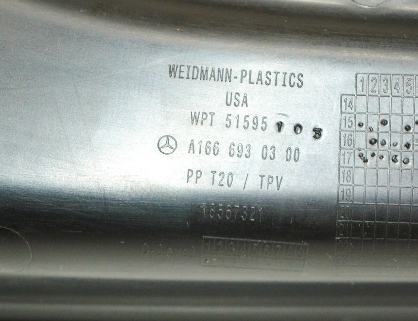 MERCEDES-BENZ GLE W166 (2015-2018) Rear Tailgate Right Side Drip Rail Trim A1666930300 17638406