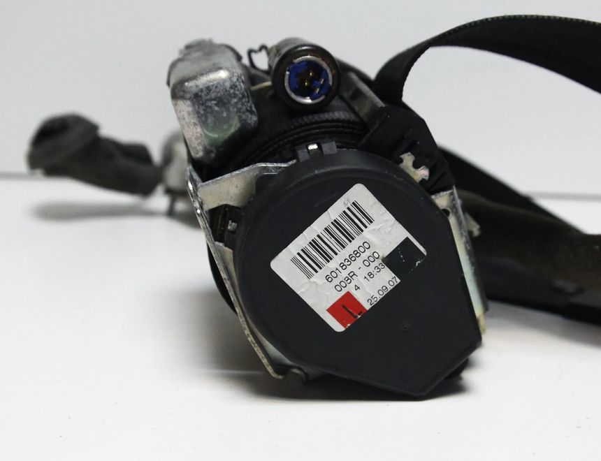 AUDI A8 D3/4E (2002-2010) Ľavý predný bezpečnostný pás 4E2857705 2553311