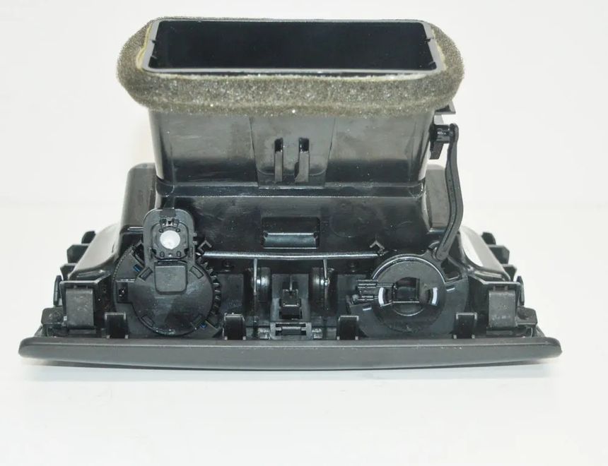 AUDI A4 B8/8K (2011-2016) Otvory na vetranie na prístrojovej doske 8K0819203D 2686009