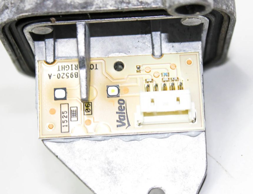 BMW X1 F48/F49 (2015-2023) Ovládacia jednotka LED svetiel 90068145 27983991