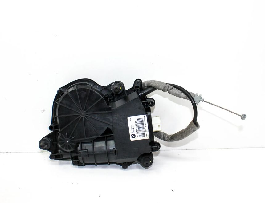 BMW X5 F15 (2013-2018) Motor pre mäkké zatváranie zadnej kufrového veka 7303443 28285109