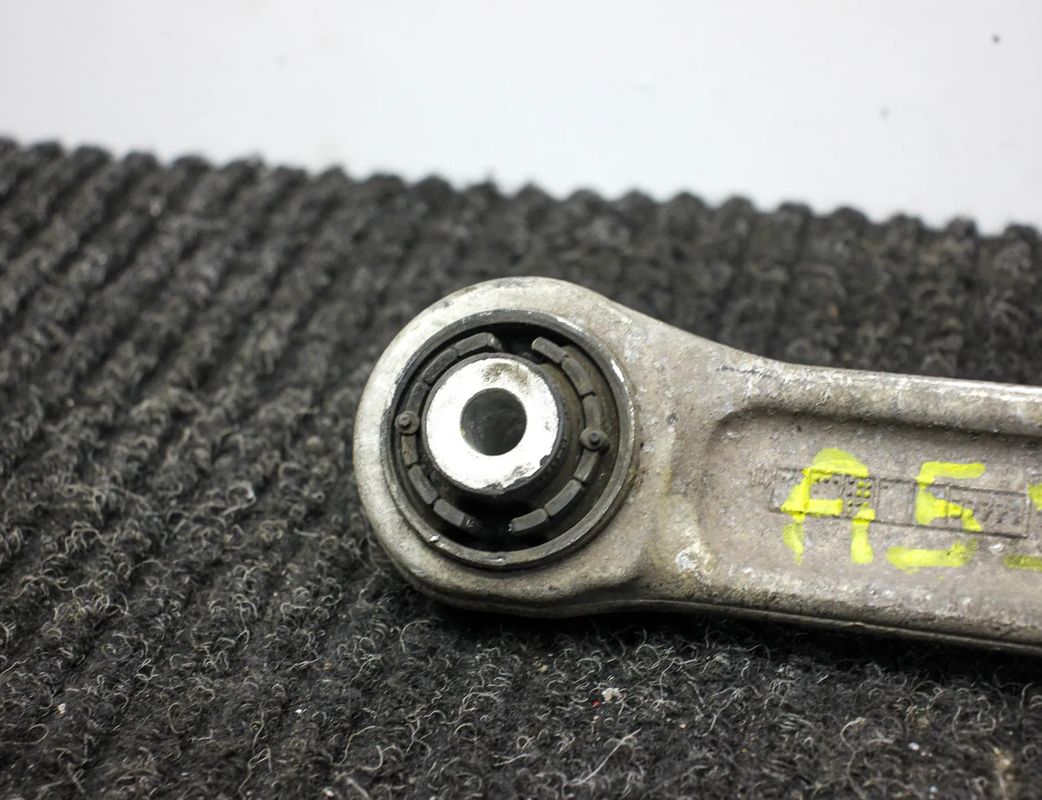 AUDI A5 F5 (2016-2024) Predný pravý rovný riadiaci rameno 8W0407156A 32144378