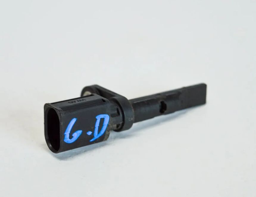 AUDI A4 B9/8W (2015-2024) Pravý zadný senzor ABS 4M0927807C 3348443