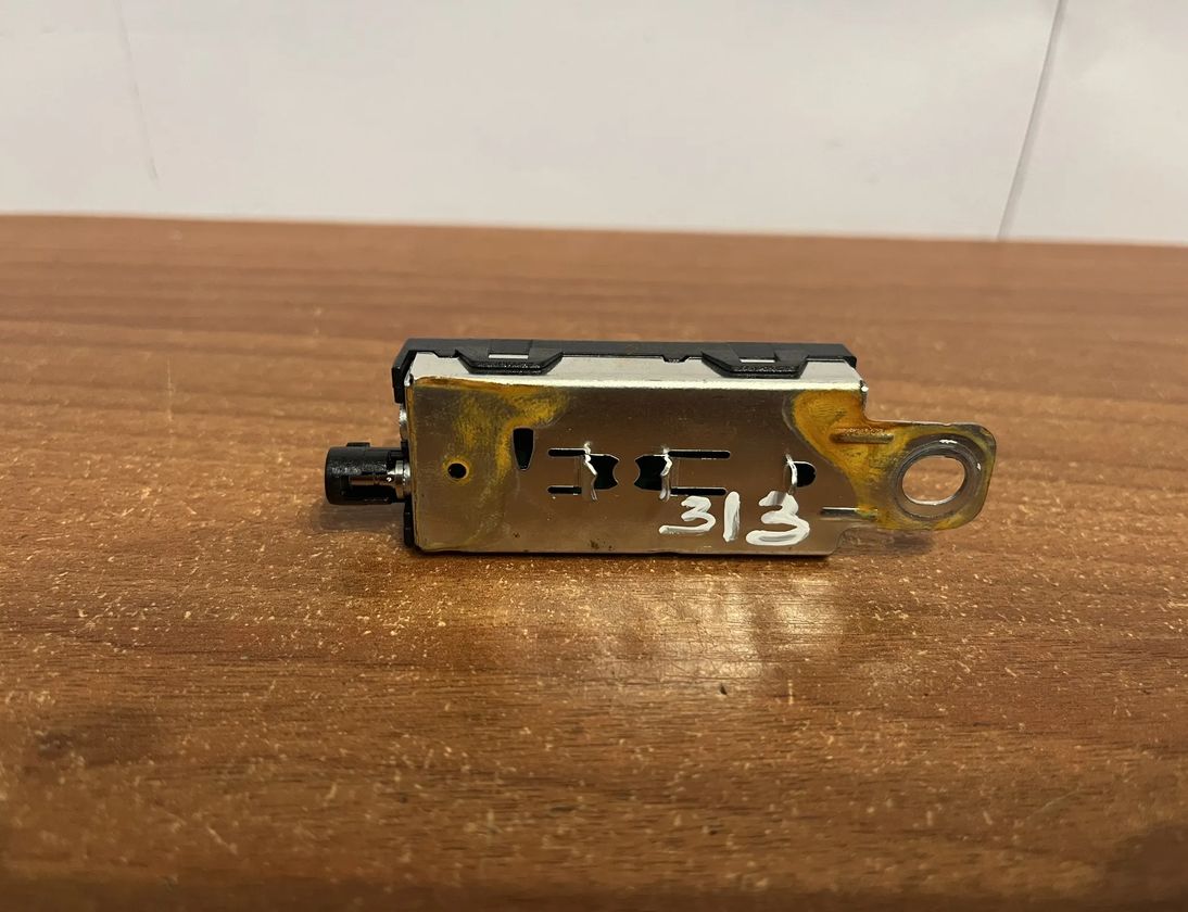 LAND ROVER Discovery Sport 1 generation (2014-2024) Zosilňovač antény na kufri FW9318K942AB 18306679