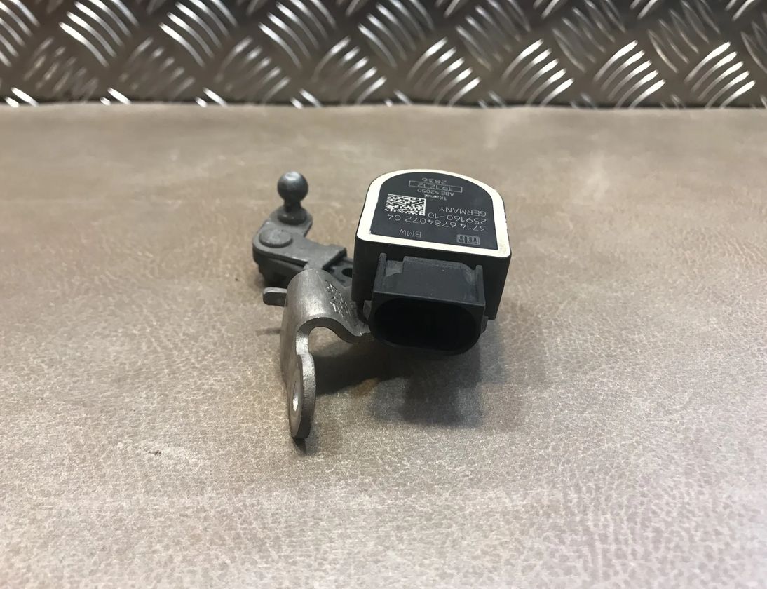 BMW 7 Series F01/F02 (2008-2015) Датчик уровня спереди справа 6784072 14002505